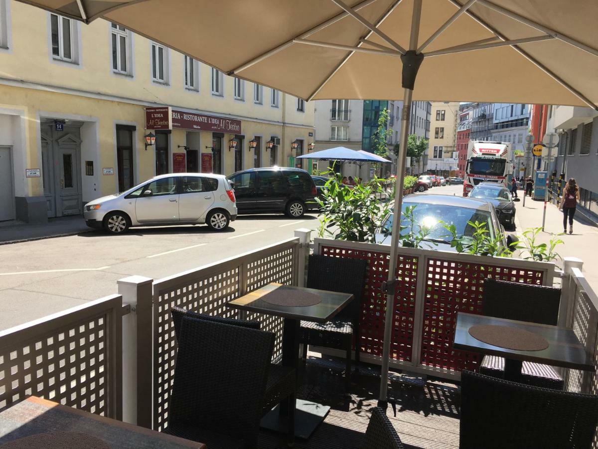 Apartment Zentral Direkt An U-Bahn Station Wien Exteriör bild